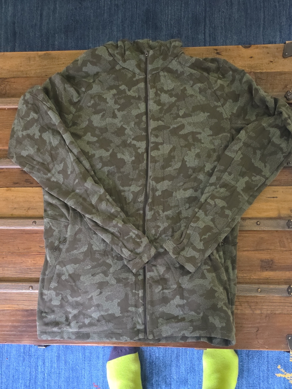 Lululemon Men's Olive Camo Full-Zip Sweater Jacket